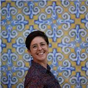 Profesora titulada en Lenguas modernas y sus Literaturas con Máster en Profesor de Educación Secundaria